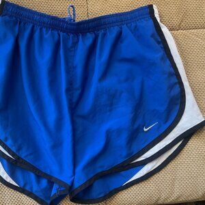 NIKE DRI FIT RUNNING SHORTS WOMEN'S MEDIUM‎ Lined Elastic Blue White Colorblock